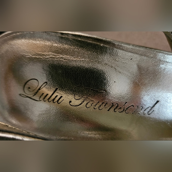 Lulu Townsend Sling Back Platform Heels - Picture 10 of 10